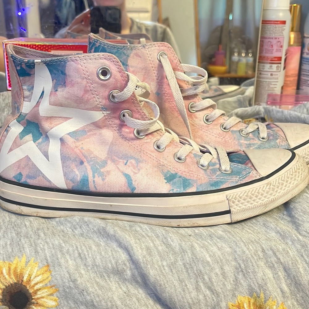 High top converse pastel pink and blue with star